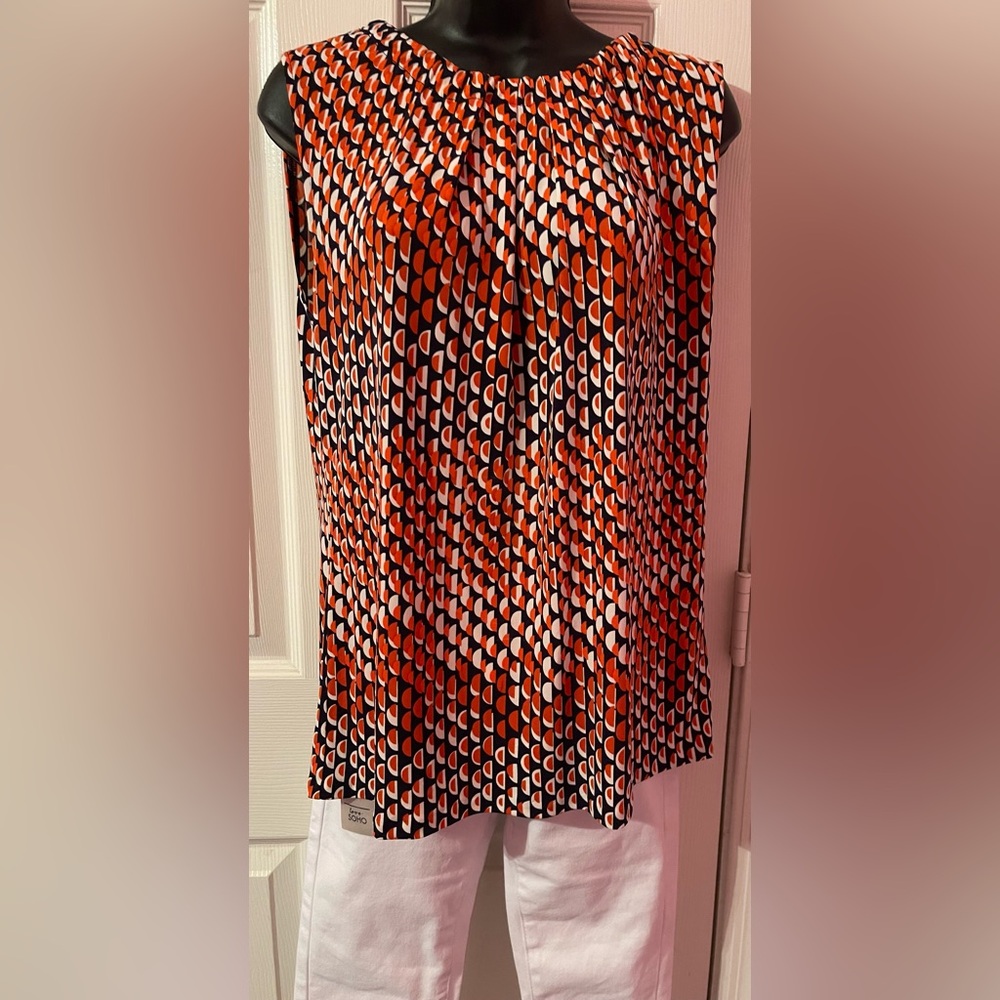 Ann Klein Geoprint Shell Top Size Large, Black tie in the back